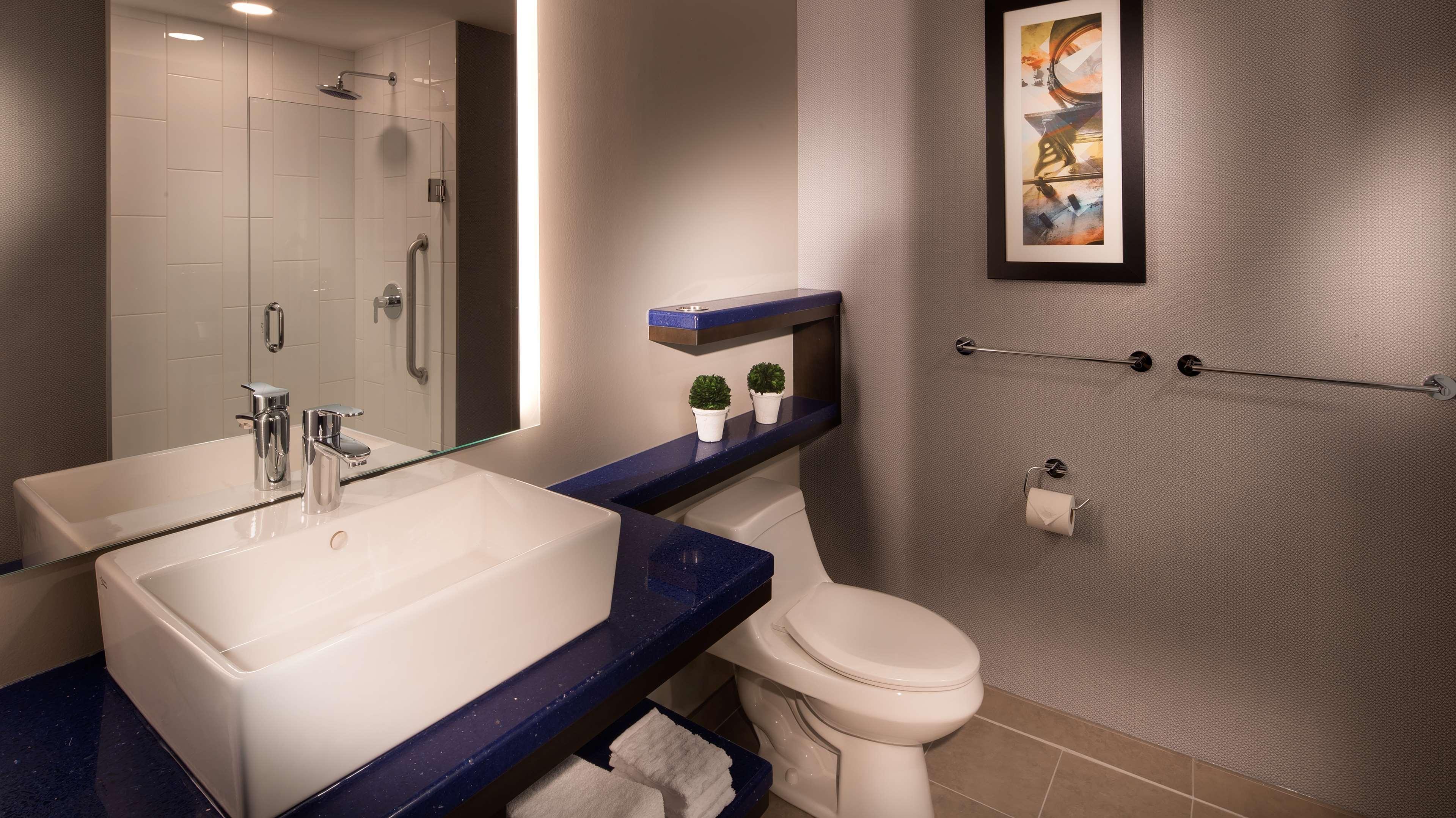 Glo Best Western Kanata Ottawa West Экстерьер фото