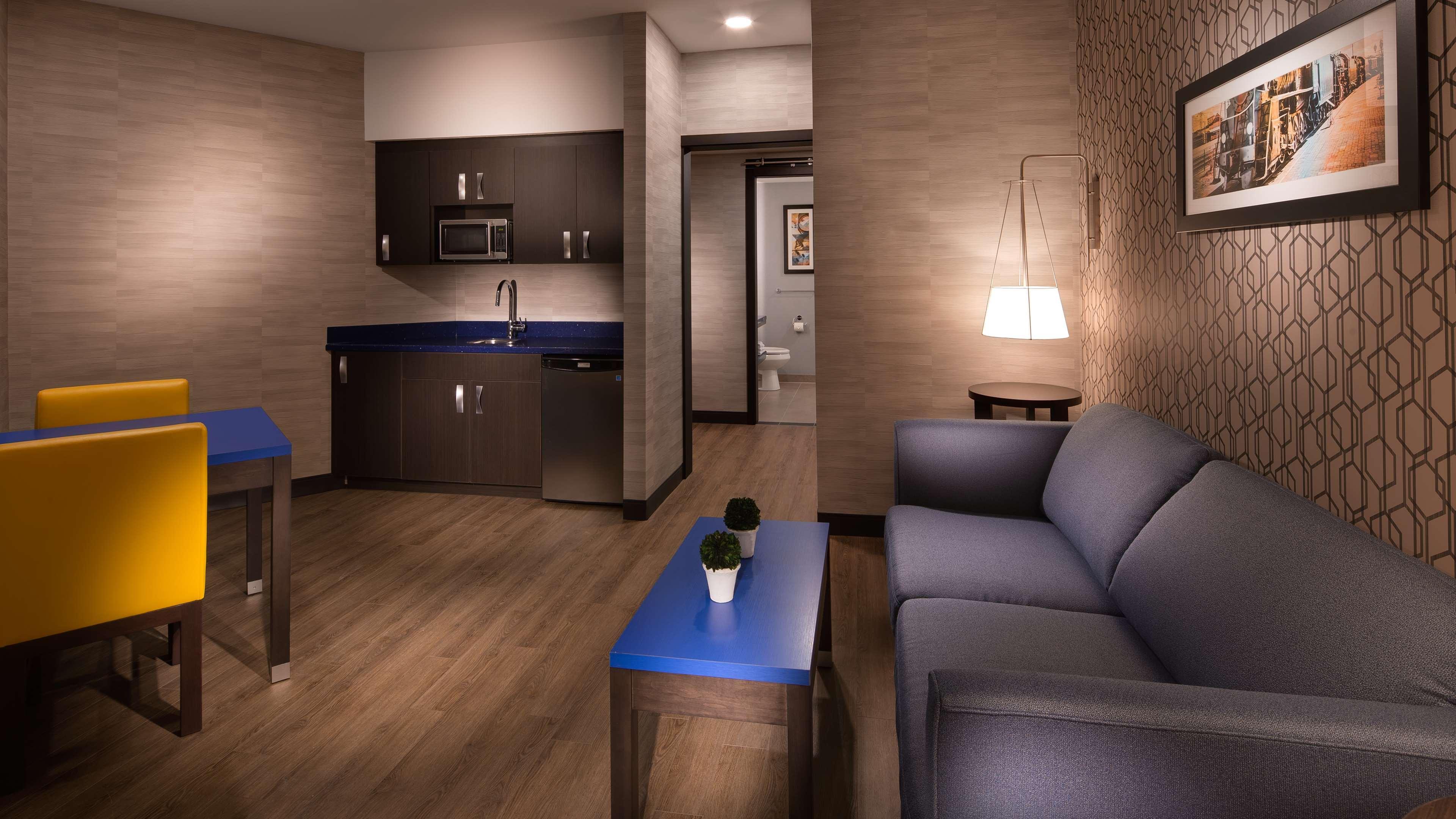 Glo Best Western Kanata Ottawa West Экстерьер фото