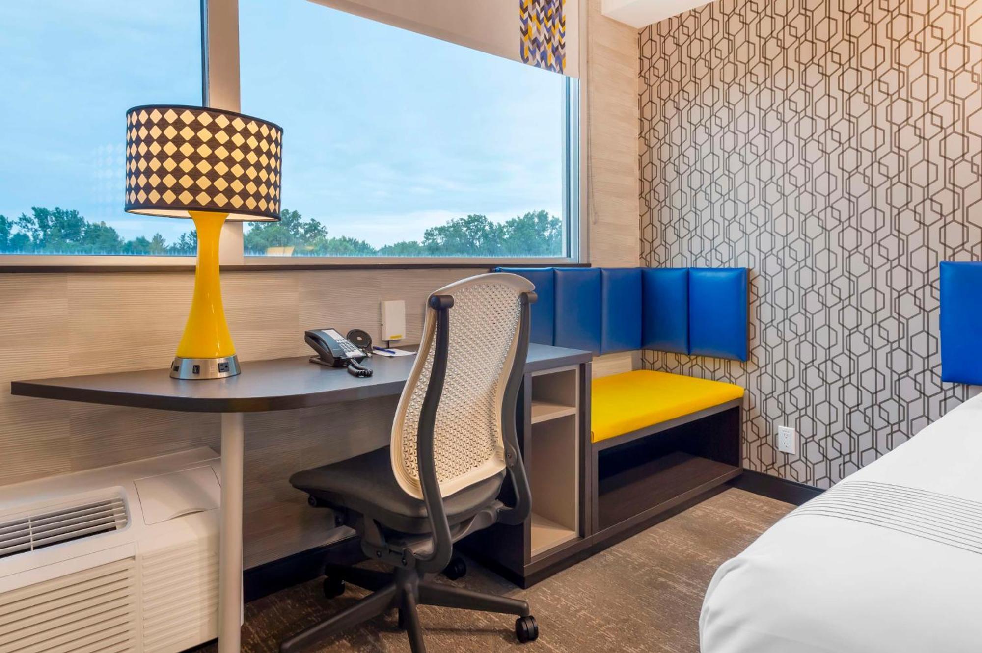 Glo Best Western Kanata Ottawa West Экстерьер фото
