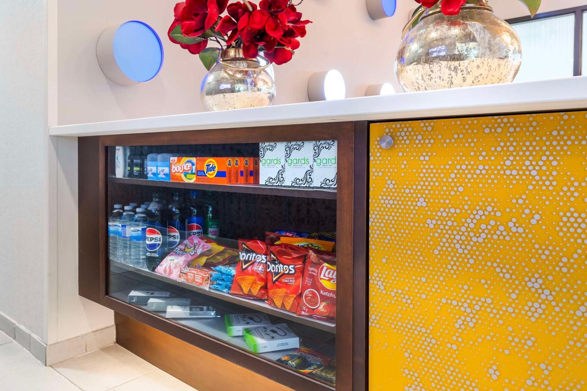Glo Best Western Kanata Ottawa West Экстерьер фото