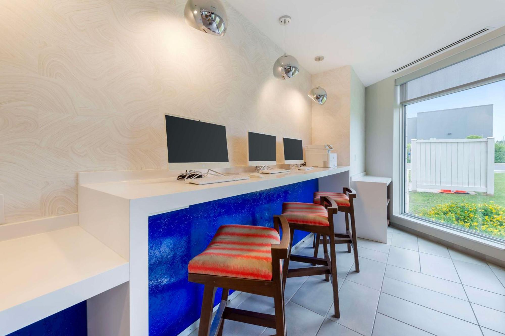 Glo Best Western Kanata Ottawa West Экстерьер фото