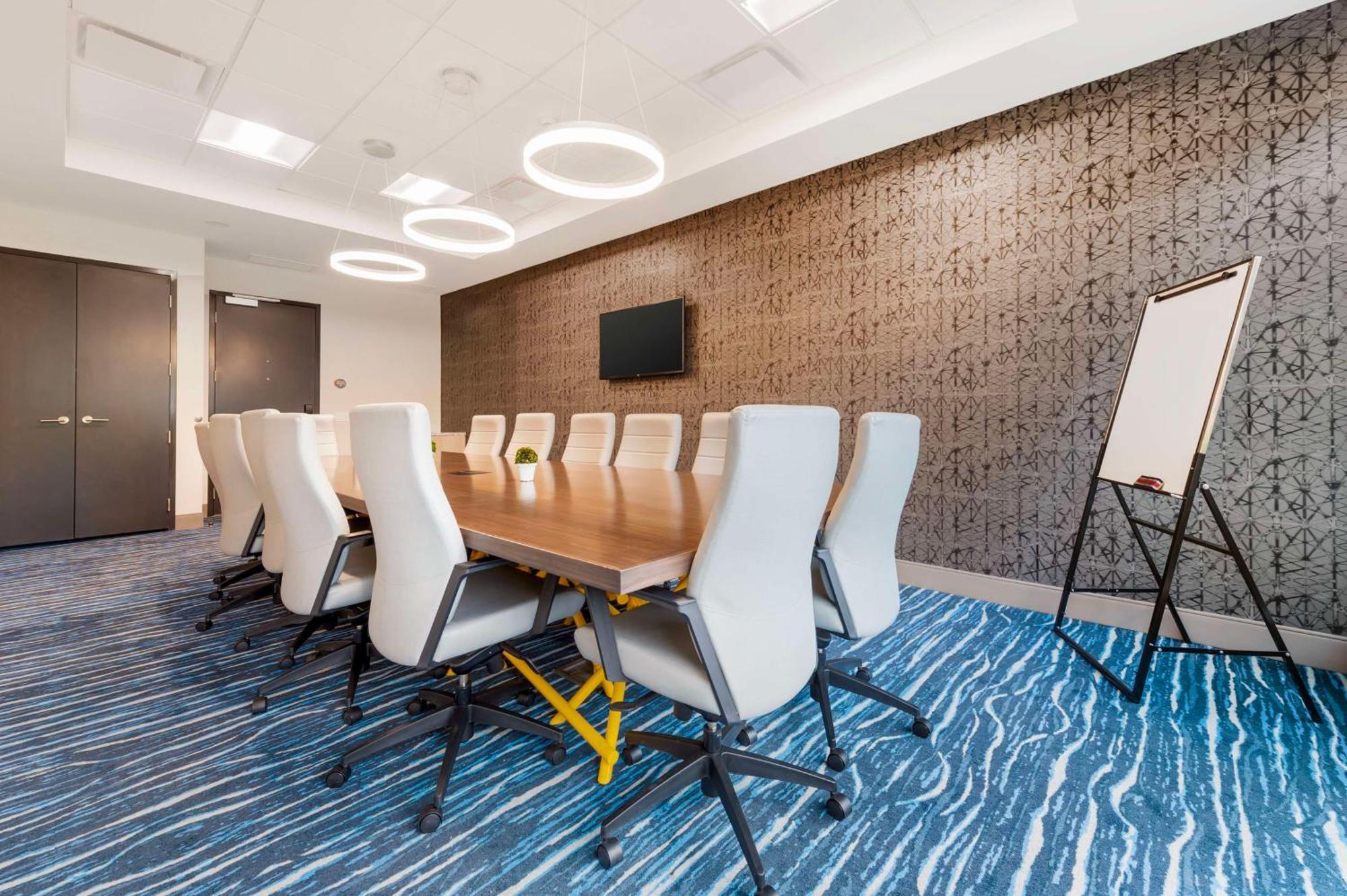 Glo Best Western Kanata Ottawa West Экстерьер фото