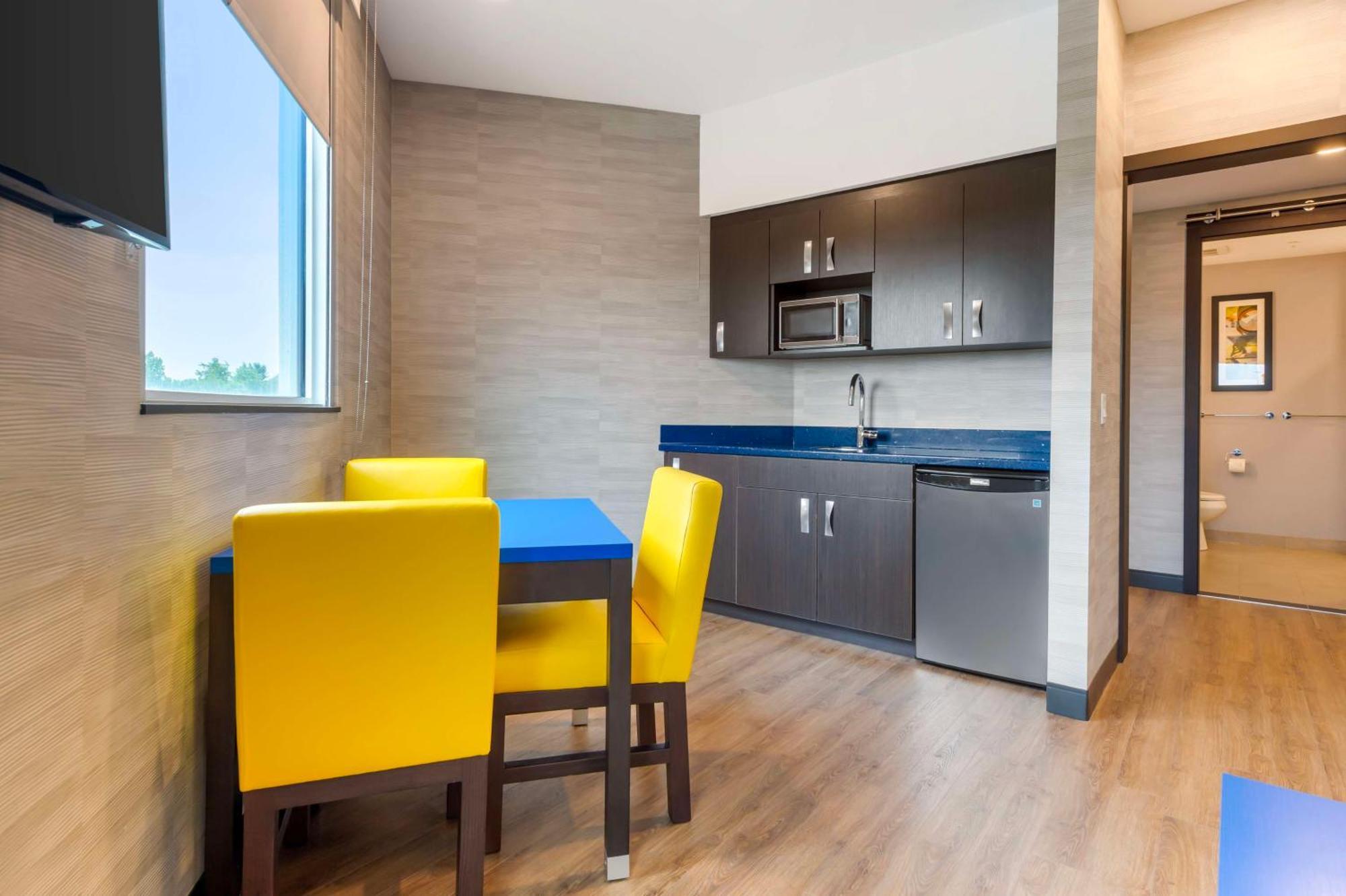 Glo Best Western Kanata Ottawa West Экстерьер фото
