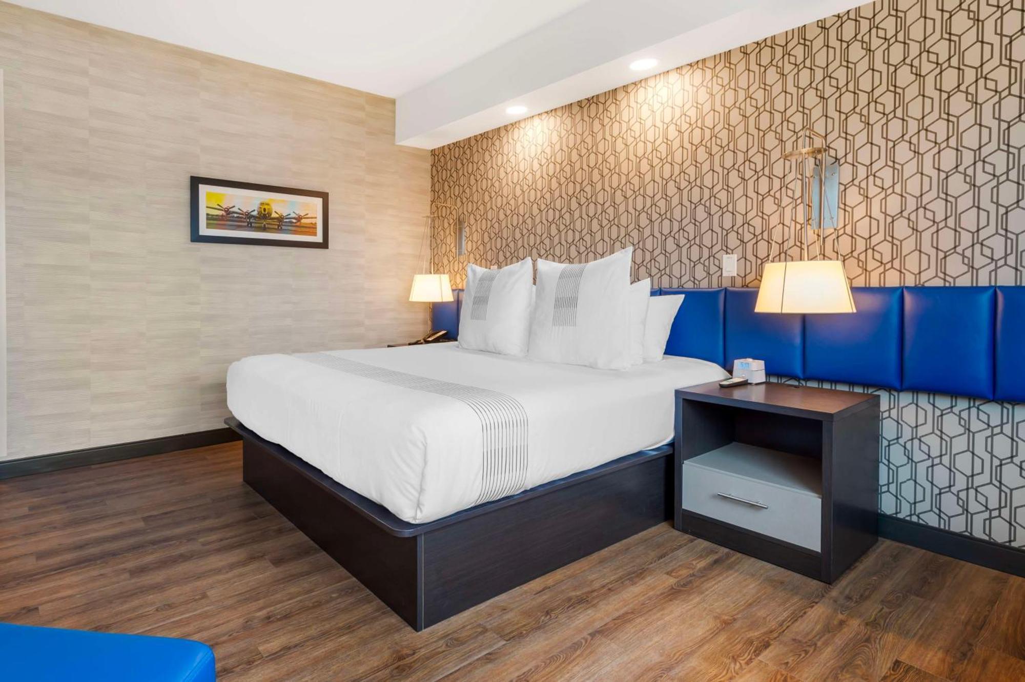 Glo Best Western Kanata Ottawa West Экстерьер фото
